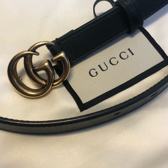 Gucci Accessories - Pre-loved Gucci black thin belt.